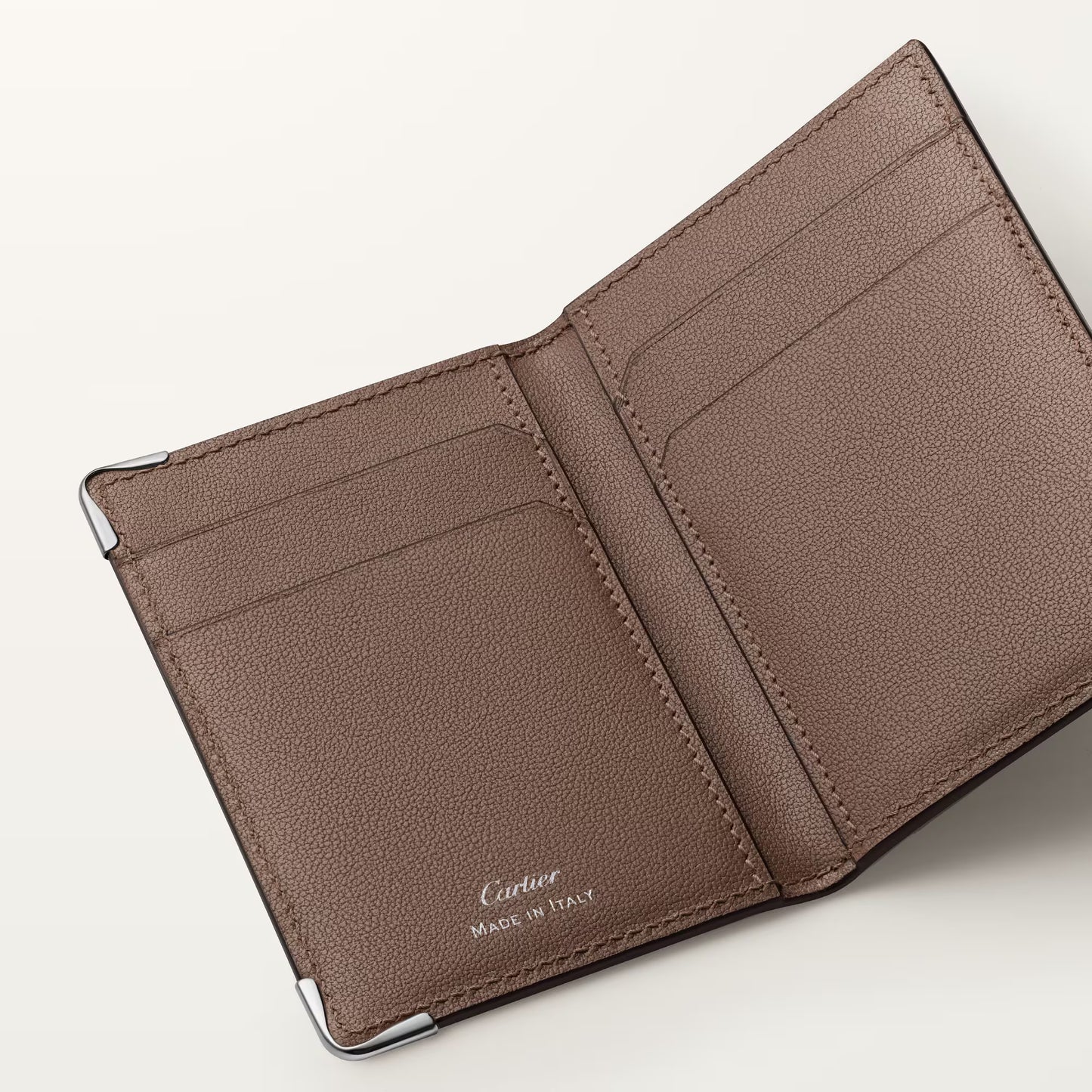 حامل البطاقة، يجب