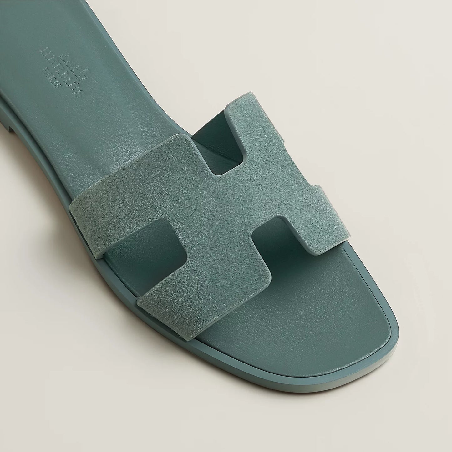 Oran sandal