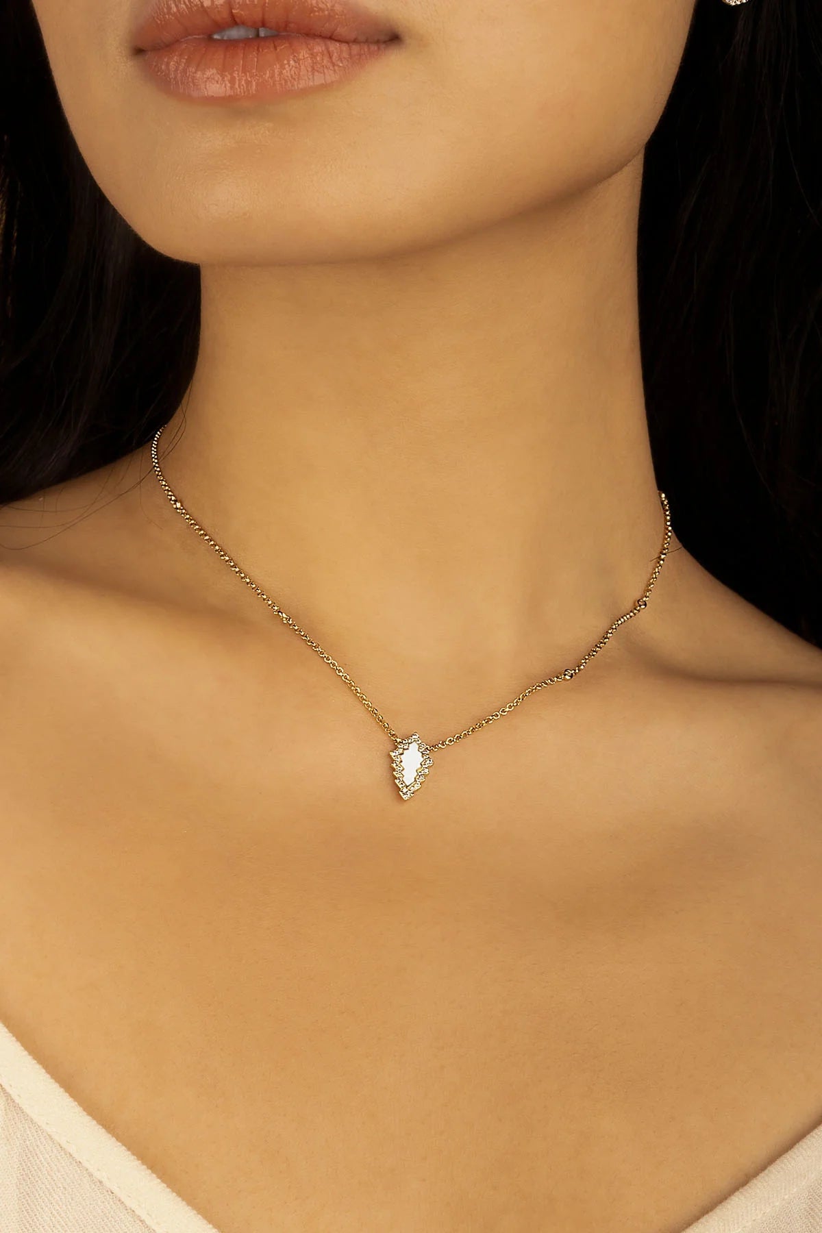 قلادة إيكلا قابلة للتعديل