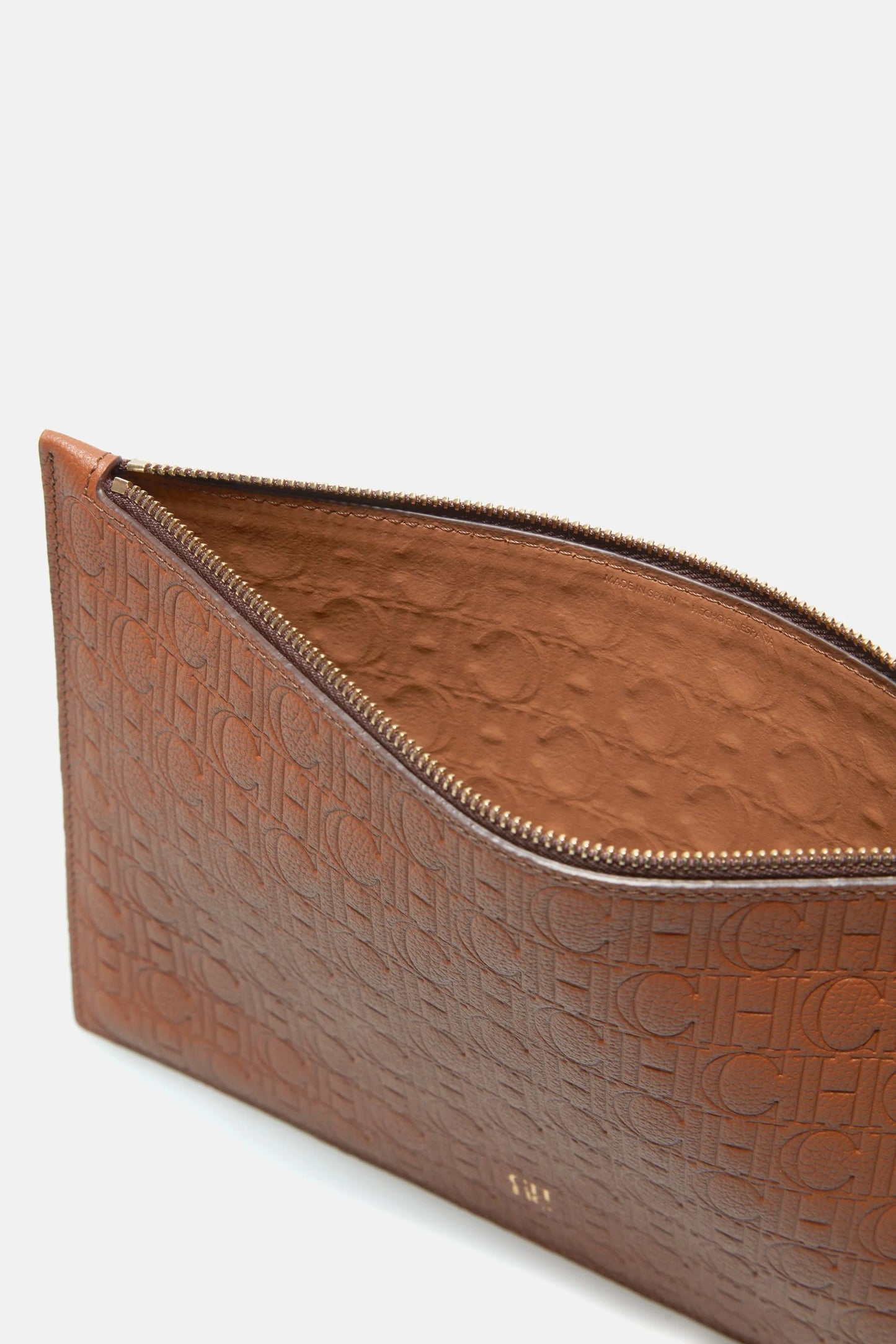 المحررون | الحقيبة القارية