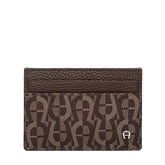 حامل البطاقة